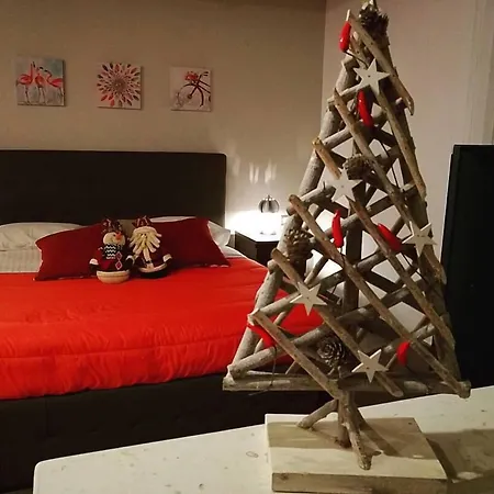 Emyjo Bed & Breakfast 4*