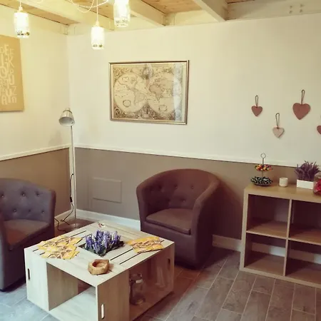 Emyjo Bed & Breakfast