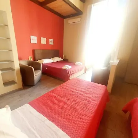 Emyjo Oda ve Kahvaltı Napoli