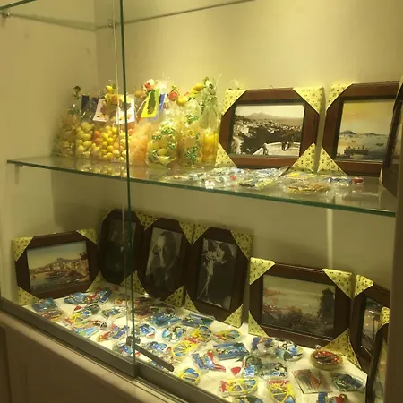 Emyjo Oda ve Kahvaltı 4*